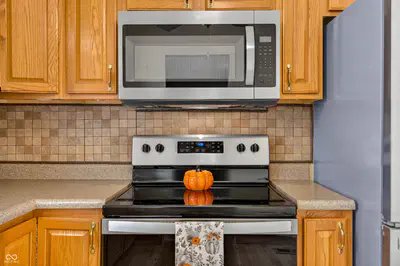 2846 Hillside Drive, Bedford - 17