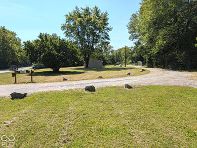 8611 700, Fountaintown - 5