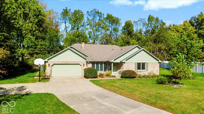 8879 Lesley Lane, Brownsburg - 47