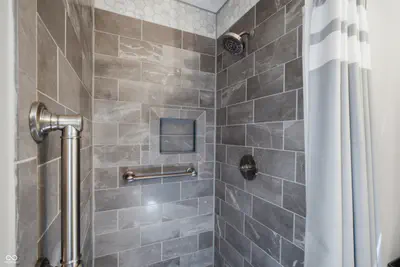 1170 W Base Road, North Vernon - 34