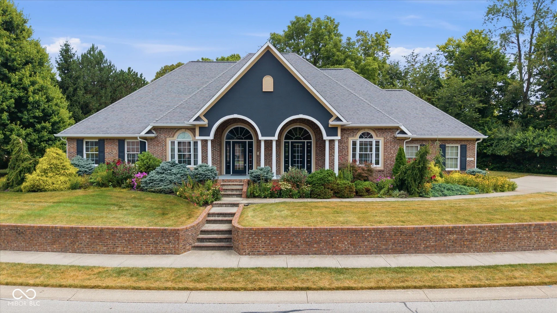 677 Foxboro Drive, Avon