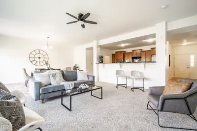 828 Blue Ash Trail, Greenwood - 7