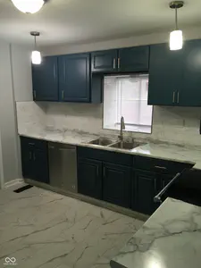 2724 Indianapolis Avenue, Indianapolis - 34