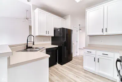 641 Beaverbrook Drive, Carmel - 24