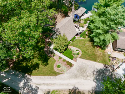 6250 Grosbeak Court, Nineveh - 85