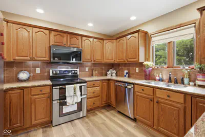 4015 Highland Park Drive, Greenwood - 16