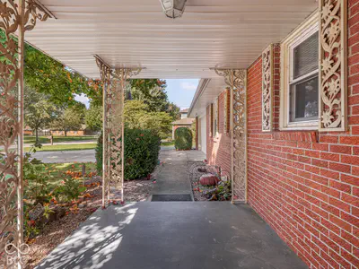 9008 Carriage Lane, Pendleton - 4
