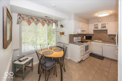 541 Hunters Drive, Carmel - 10