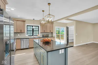2426 650, Waynetown - 9