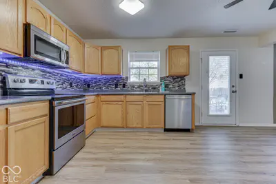 10908 Firefly Circle, Indianapolis - 20