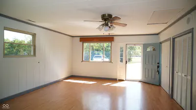 16122 Southeastern Parkway, Fortville - 19
