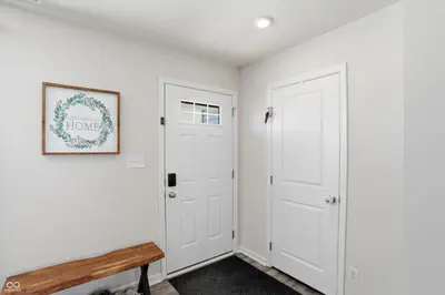 9860 Oakmont East Drive, Pendleton - 4