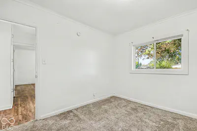 2433 Sanders Avenue, Elkhart - 12