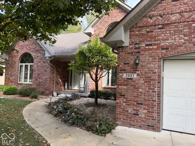 3897 S Woodfield Drive S, New Palestine