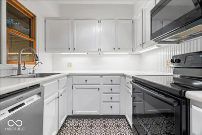 8016 Chiltern Drive, Indianapolis - 10