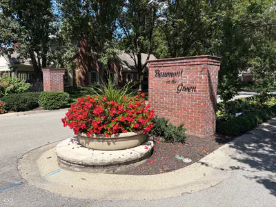 7925 Beaumont Green East Drive, Indianapolis - 3