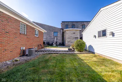 84 7th Avenue, Beech Grove - 81