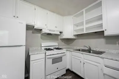 9313 Rochelle Drive, Indianapolis - 8