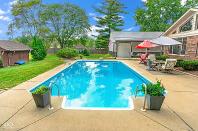 1221 Normandie Court, Avon - 37