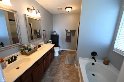 5592 Woodhammer, McCordsville - 29