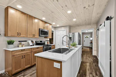 1336 S Heron Drive E, New Palestine - 18