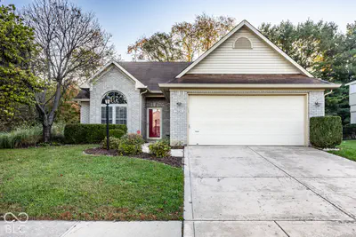 7845 Shannon Lakes Way, Indianapolis