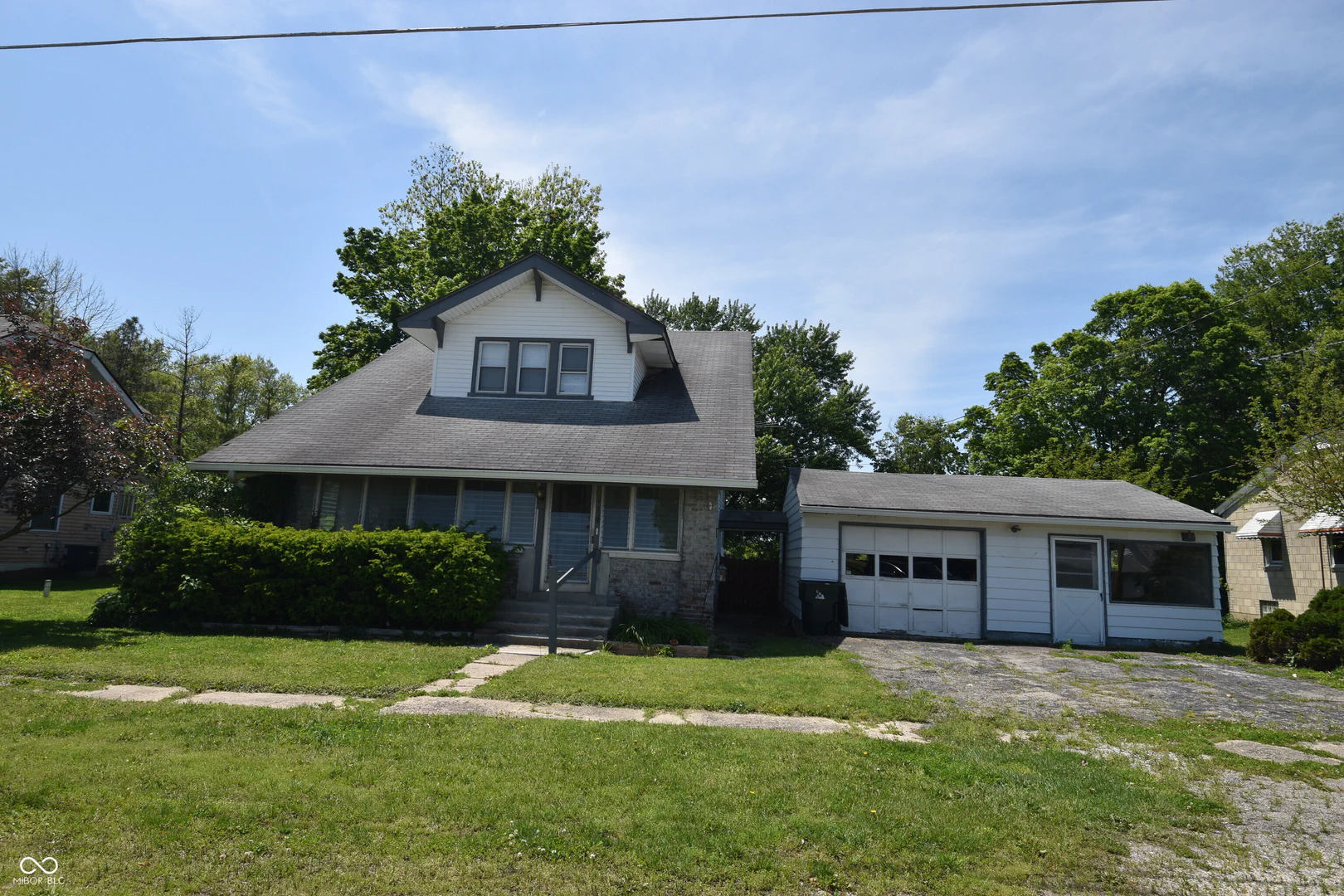 6414 Main Street, Willow Branch