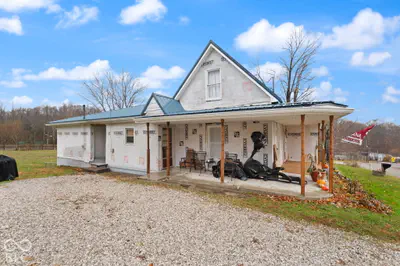410 Main Street, English - 46