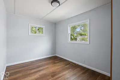 512 Park Drive, Greenwood - 11