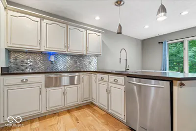 9127 Pinecreek Court, Indianapolis - 10