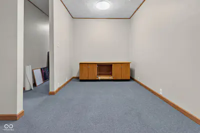 2121 Memorial Drive, New Castle - 19