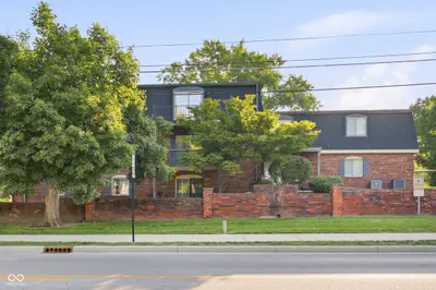 320 Elmead Court, Greenwood - 2