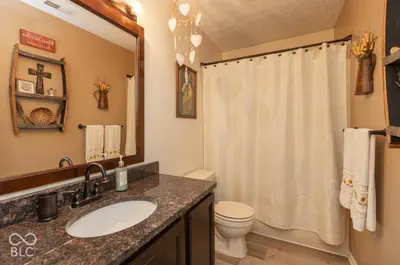 552 Nicole Boulevard, Avon - 10