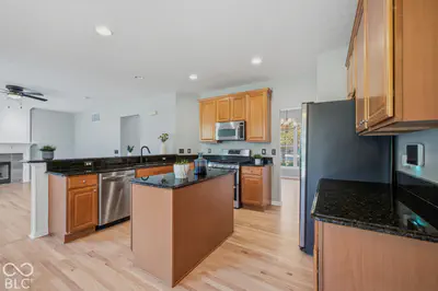 11795 Suncatcher Drive, Fishers - 16