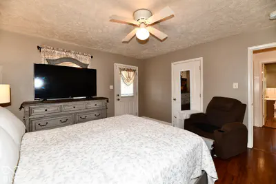 362 Fall Creek Parkway North Drive, Indianapolis - 17