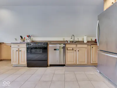 6250 Grosbeak Court, Nineveh - 38