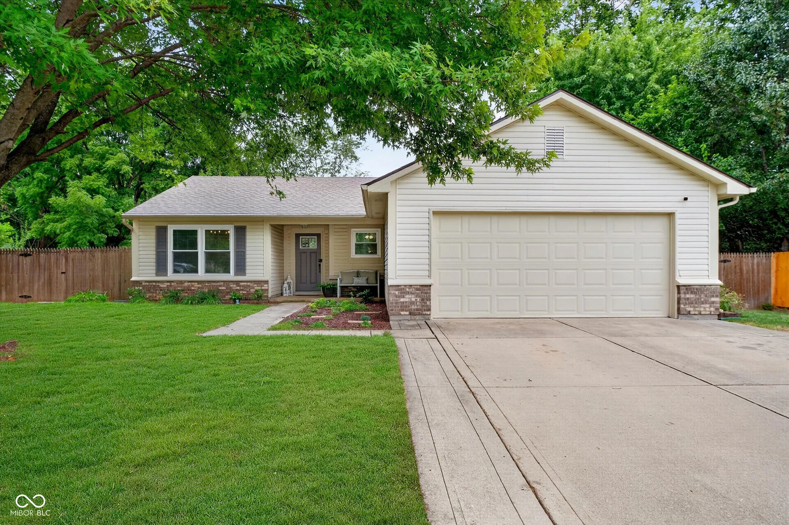 597 Woodfield Circle, Avon
