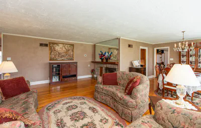 831 North Drive, Seymour - 5