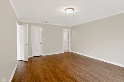 8276 Bayshore Lane, Avon - 20