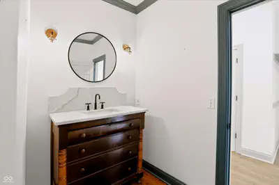 8437 500, Zionsville - 36