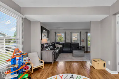 1067 Arlington Court, Carmel - 15