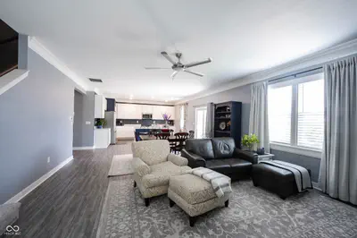 4860 Safford Drive, New Palestine - 11