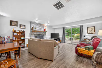 261 Oakwood, Greenwood - 27