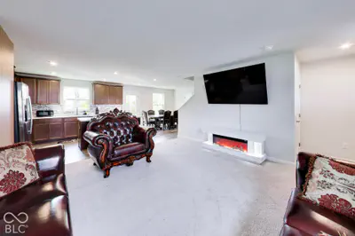 2289 Holiday Creek Drive, Whitestown - 5