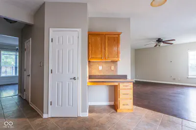 8302 Crystal Pointe Lane, Indianapolis - 17