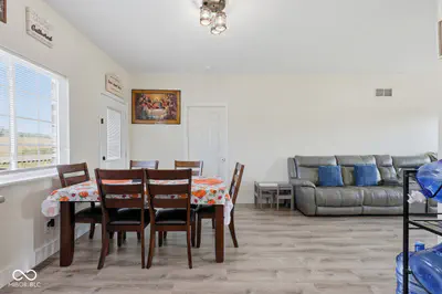 9653 200 Road, Flat Rock - 36