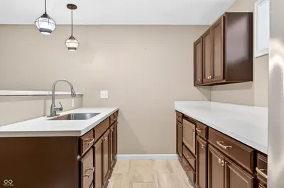 697 Lake Vista Drive, Columbus - 47