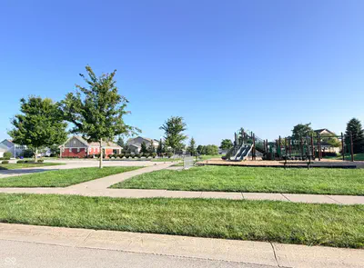 5592 Woodhammer, McCordsville - 50