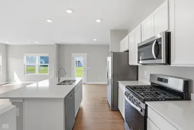 6162 Wasco Drive, Whitestown - 10