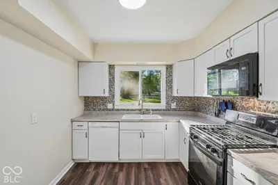9759 Sunset Lane, Elwood - 16